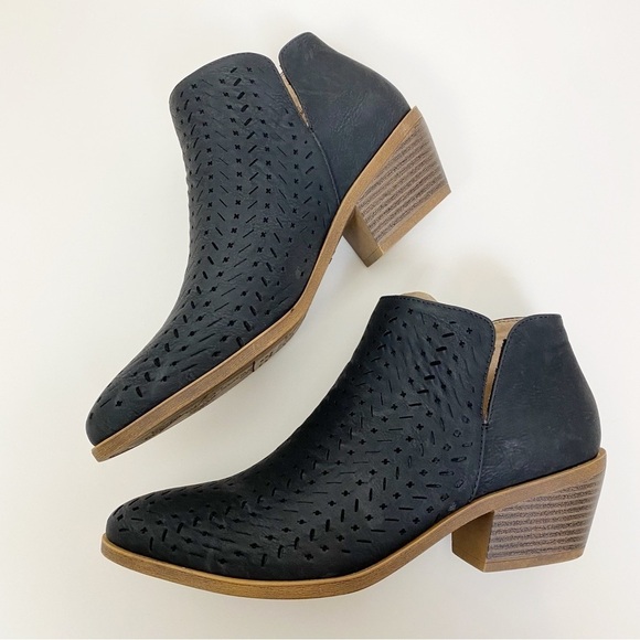 New! LifeStride Payton Ankle Boots - Picture 4 of 7